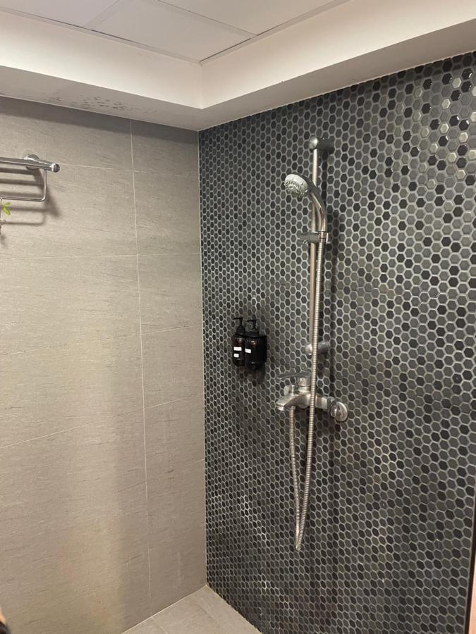Single Inn-Kaohsiung Station Экстерьер фото