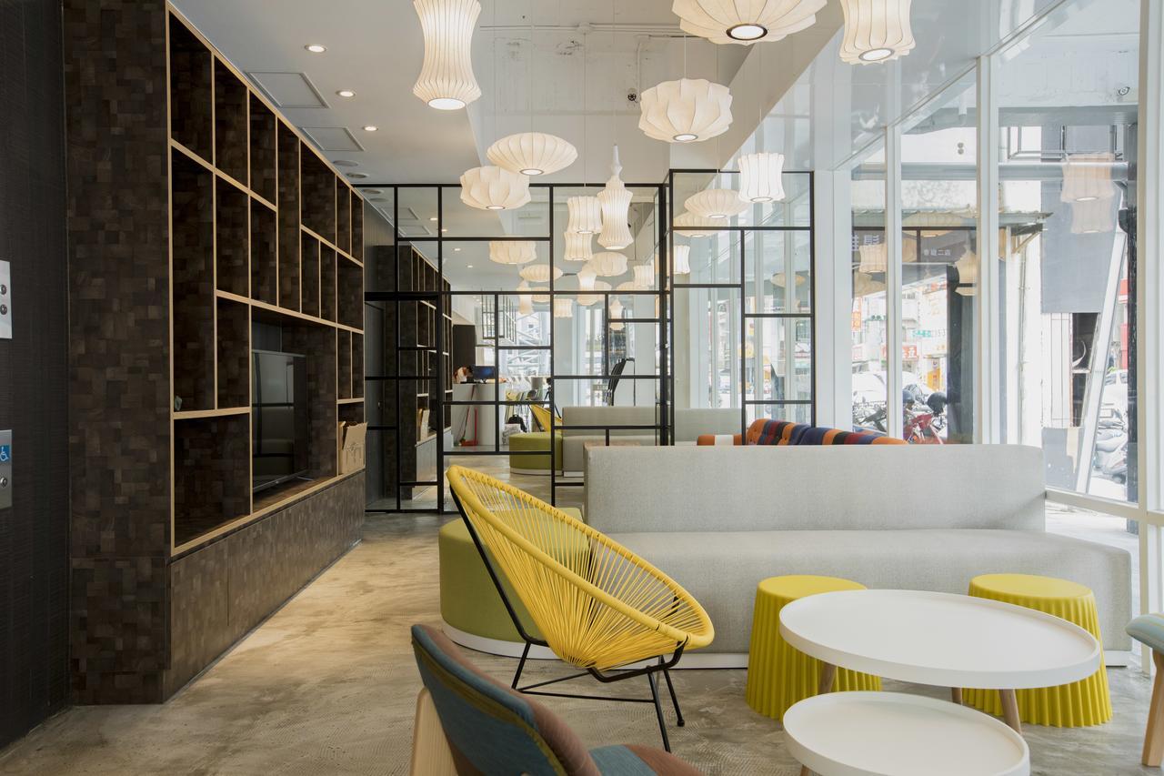 Single Inn-Kaohsiung Station Экстерьер фото