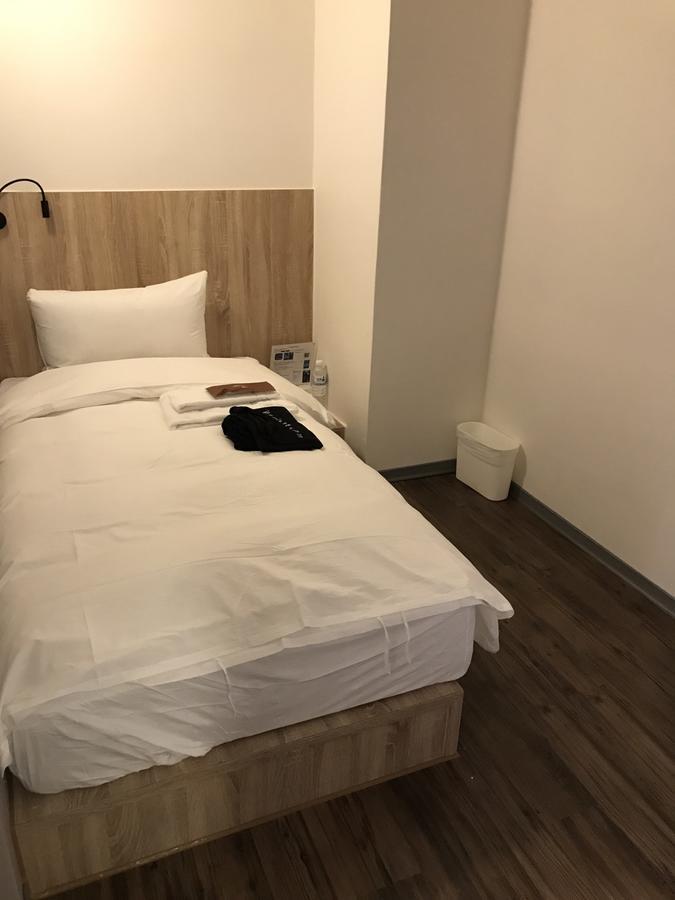 Single Inn-Kaohsiung Station Номер фото